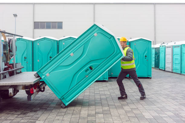 Best Portable restroom trailer rental  in Albany, MO